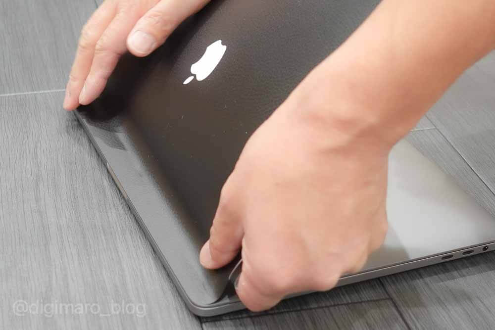 MacBookを保護するおすすめのステッカーやスキンシールを紹介