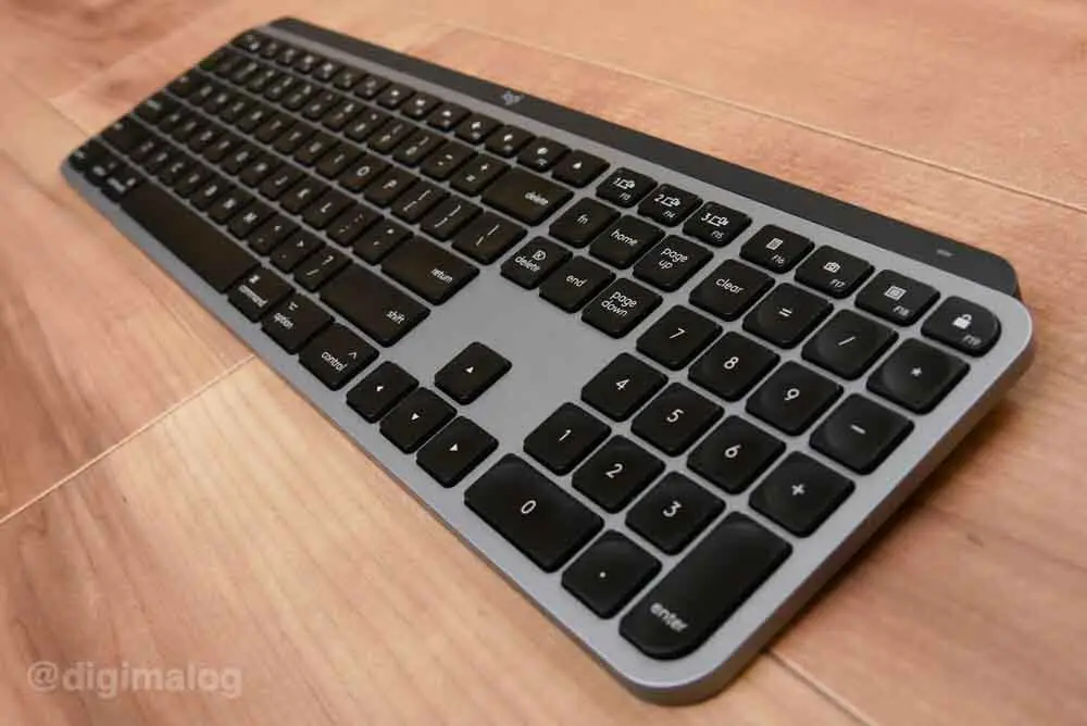MX Keys for MacはUS配列だけど日本語切り替えやペアリングも簡単。MX