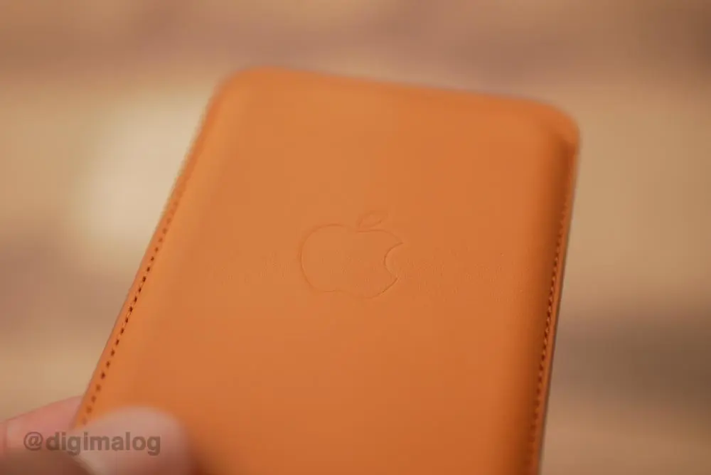Apple純正レザーウォレットは磁気ありでMagSafe＆探す対応｜iPhone13にも！