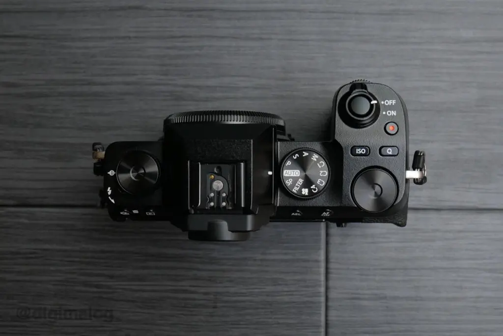 レビュー】富士フイルム X-S10はズームレンズキットがおすすめ｜動画も