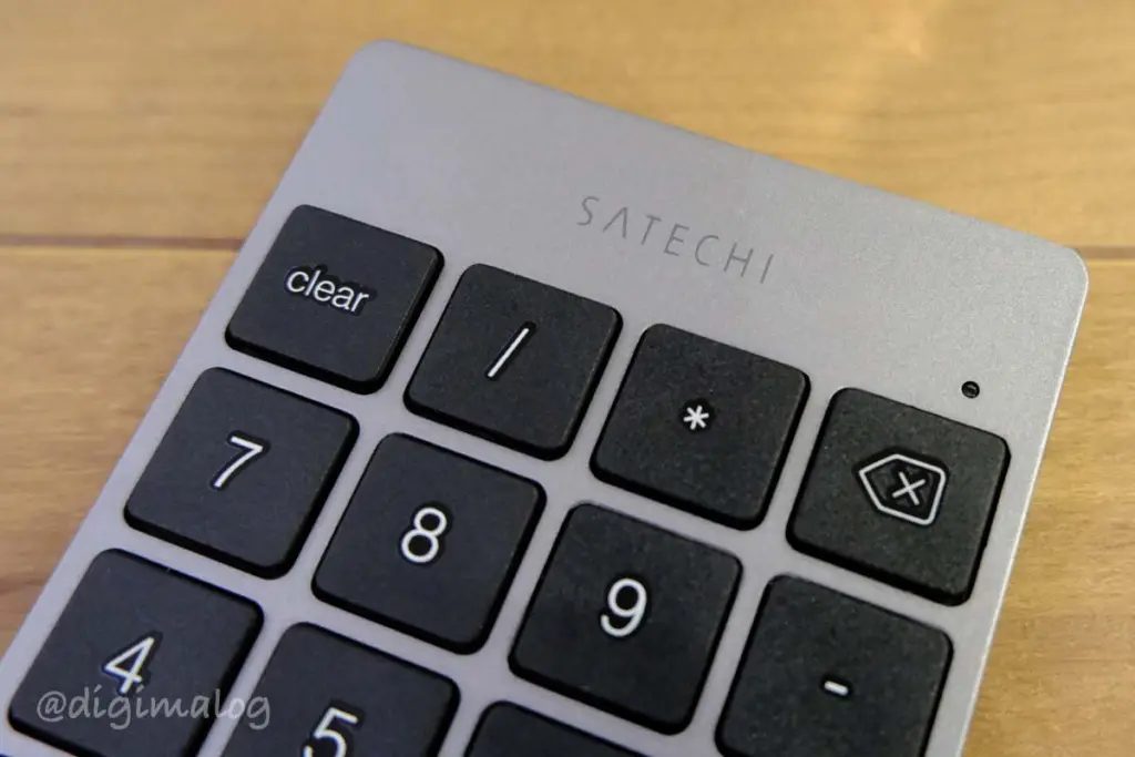 Satechi スリムワイヤレス Bluetooth テンキーはMacにお似合いだけど