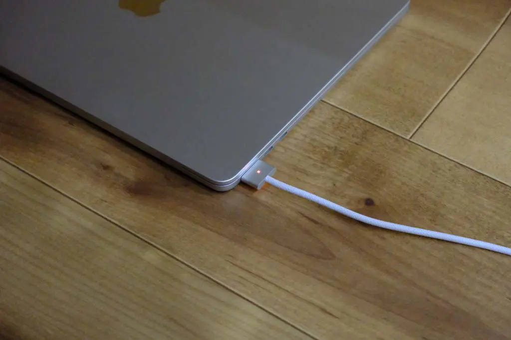 レビュー】M2 MacBook Airをメモリ24GBに！｜MB Pro M1 Maxと比較