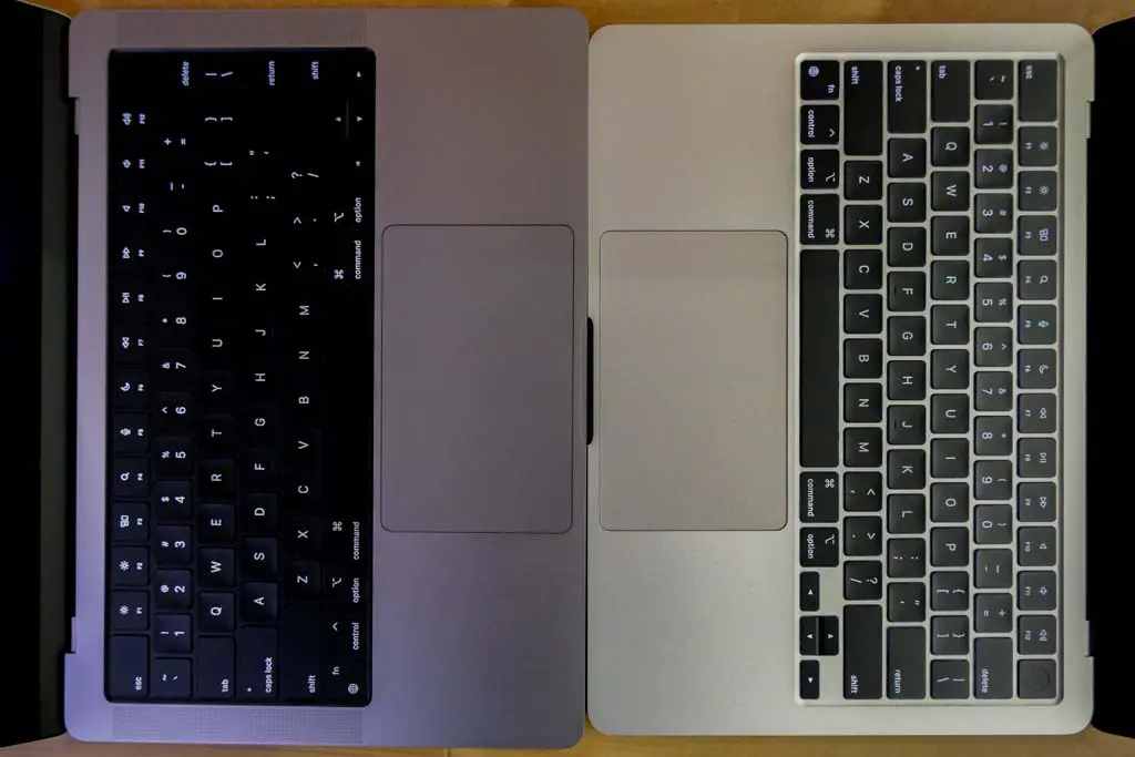 M2 MacBook Air メモリ24GB シルバー Amazon.com: Apple Mid 2022 MacBook Air with Apple M2 Chip, 13.6
