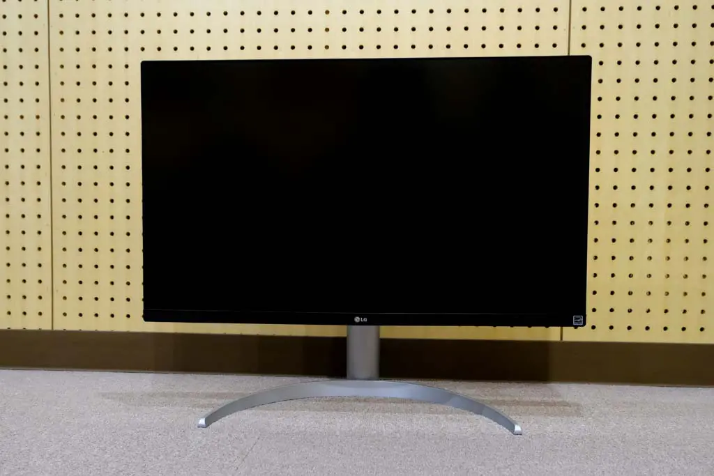 LG 27UP850はUSB-C1本で接続と充電ができる4K60Hzモニター｜MacBook
