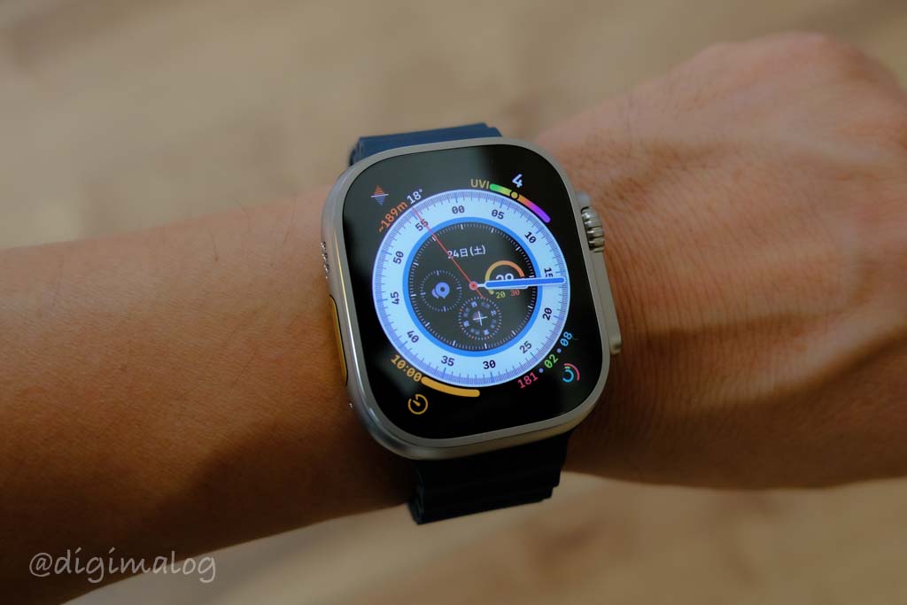 Apple Watch Ultraのサイズは大きいけど普段使いもOK！44/45mmバンドも使える