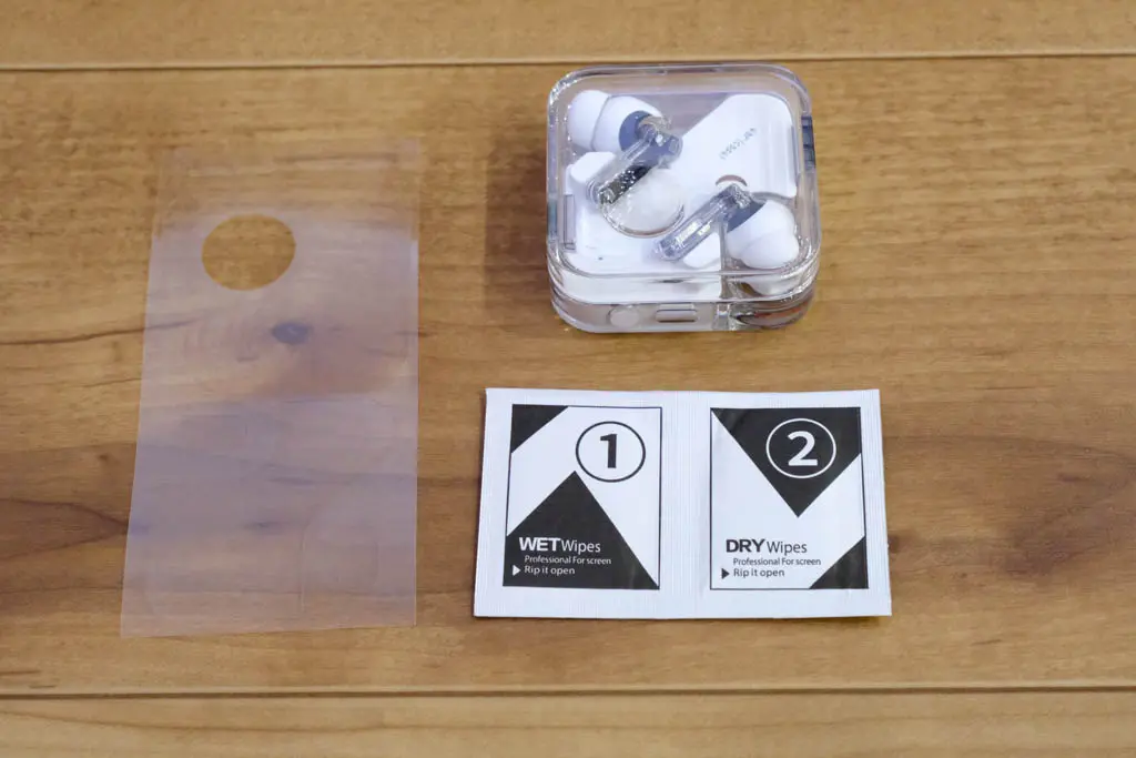 レビュー】nothing ear (2) を傷つけたくないのでケース用保護フィルム