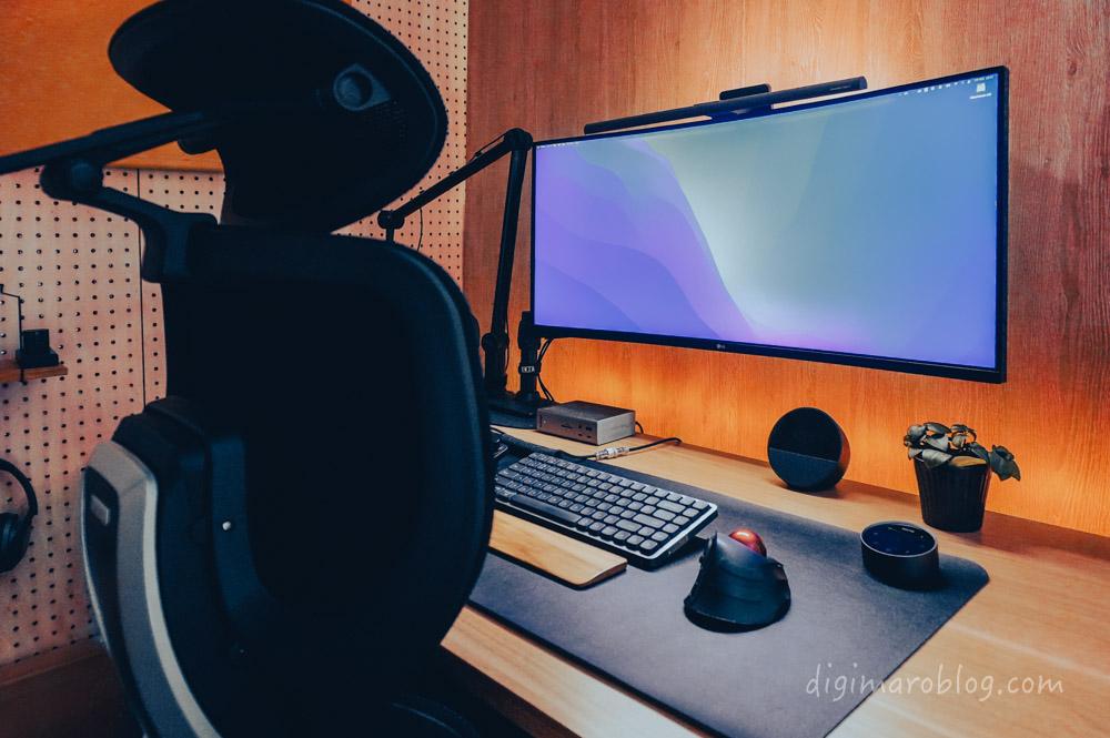 FlexiSpot C7 MorpherとスタンディングデスクE8