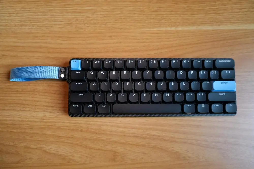EPOMAKER CARBON60 ロープロ　キーボード（静音スイッチ換装） レビュー】Epomaker Carbon 60｜カーボン製ロープロファイルの