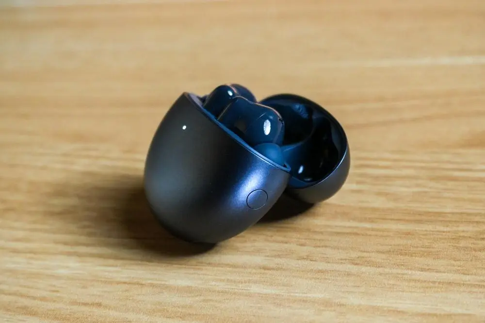 レビュー】HUAWEI FreeBuds 7iはモニターライクな音質と高い操作性が