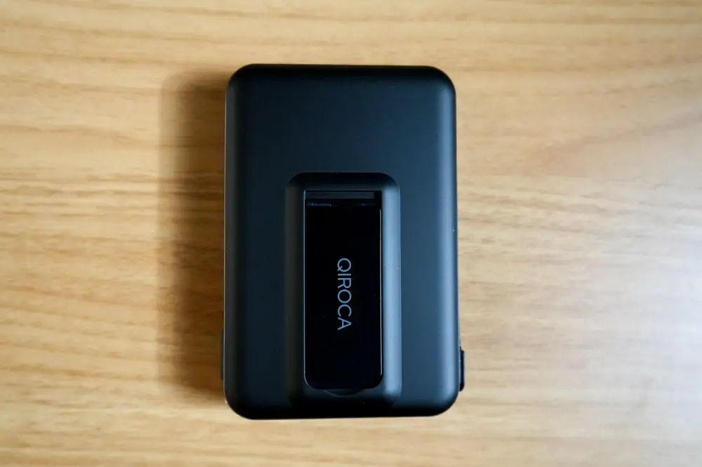 レビュー】QIROCA Qi2 25W対応 モバイルバッテリー 10,000mAh｜半固体
