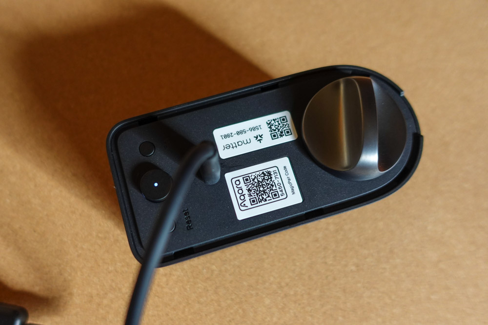 充電中のAqaraスマートロックJ200