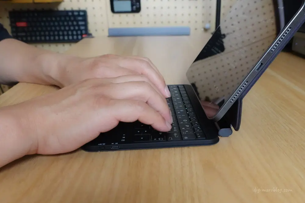 純正にはないiPad miniに使える高機能マジックキーボードケースを使っ