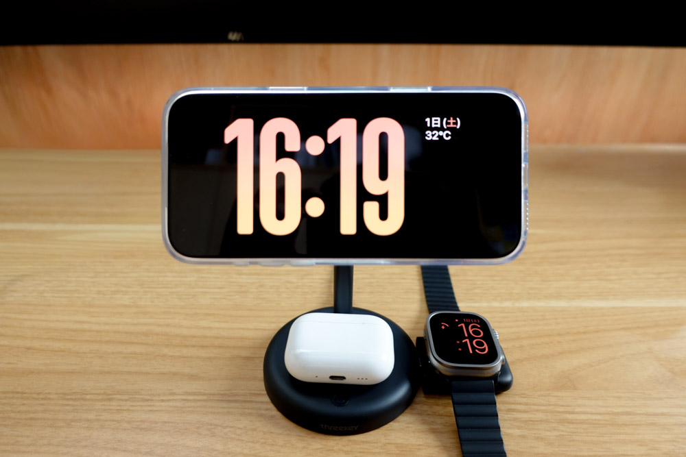 THREEKEY Mag ワイヤレス充電器 Lite (2-in-1 スタンド) でデスクがスッキリ